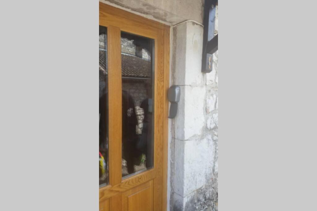 Maison Pierre Et Voute Au Coeur Du Village Balazuc Buitenkant foto