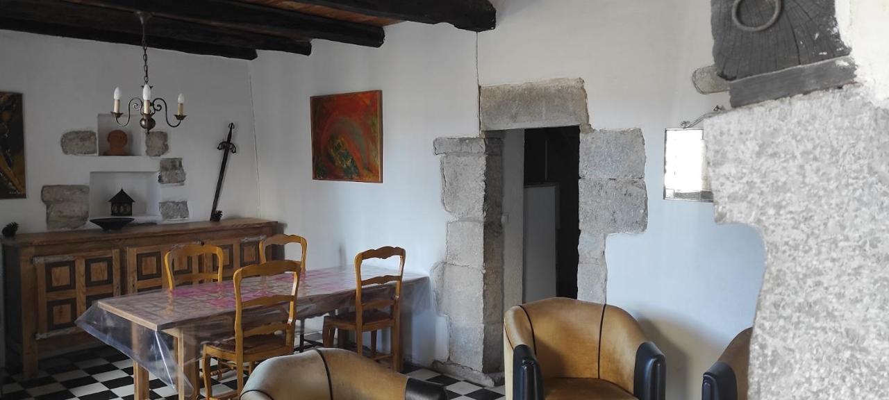 Maison Pierre Et Voute Au Coeur Du Village Balazuc Buitenkant foto